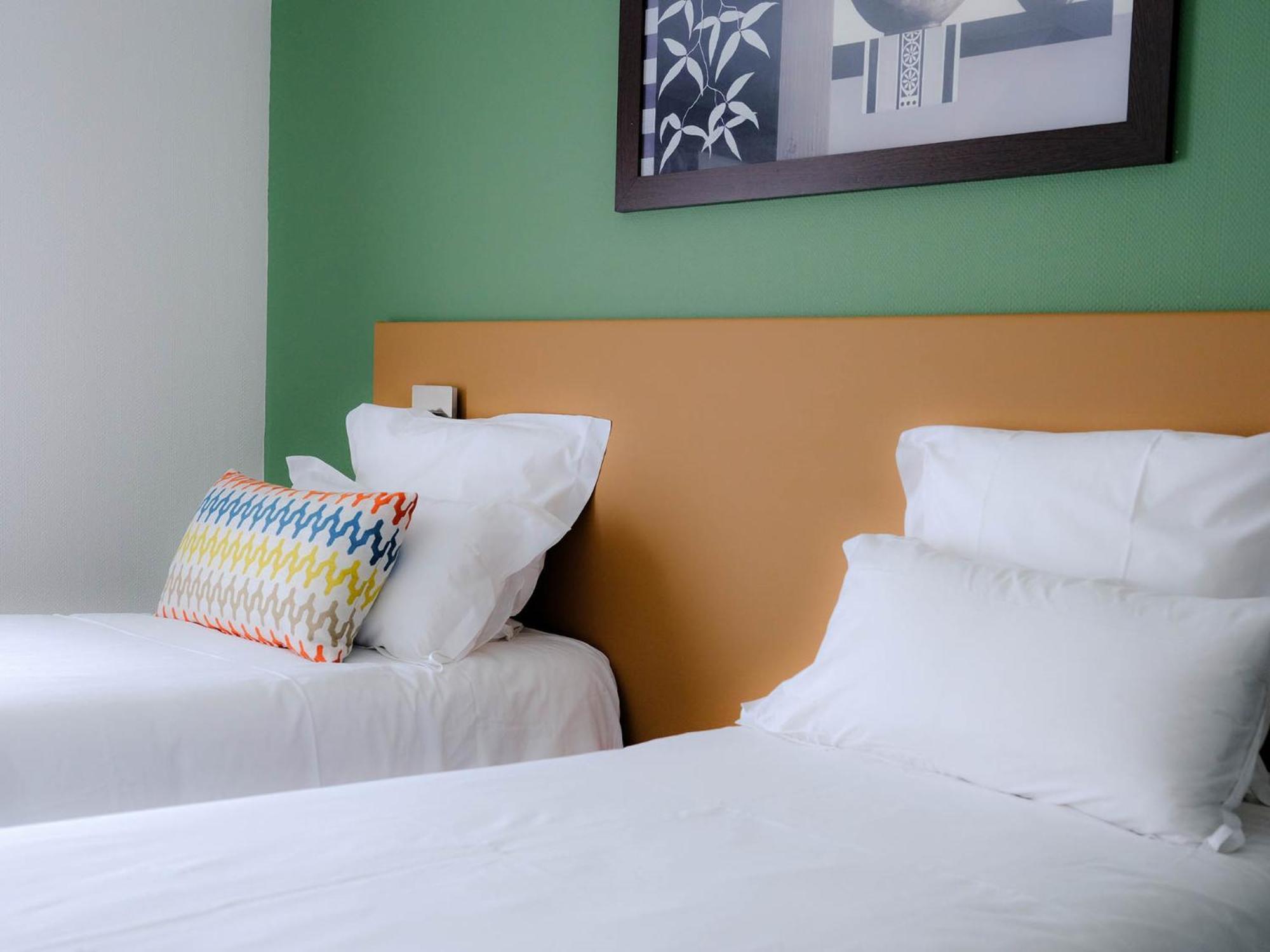 Logis Hotel De L'Europe Poitiers Phòng bức ảnh