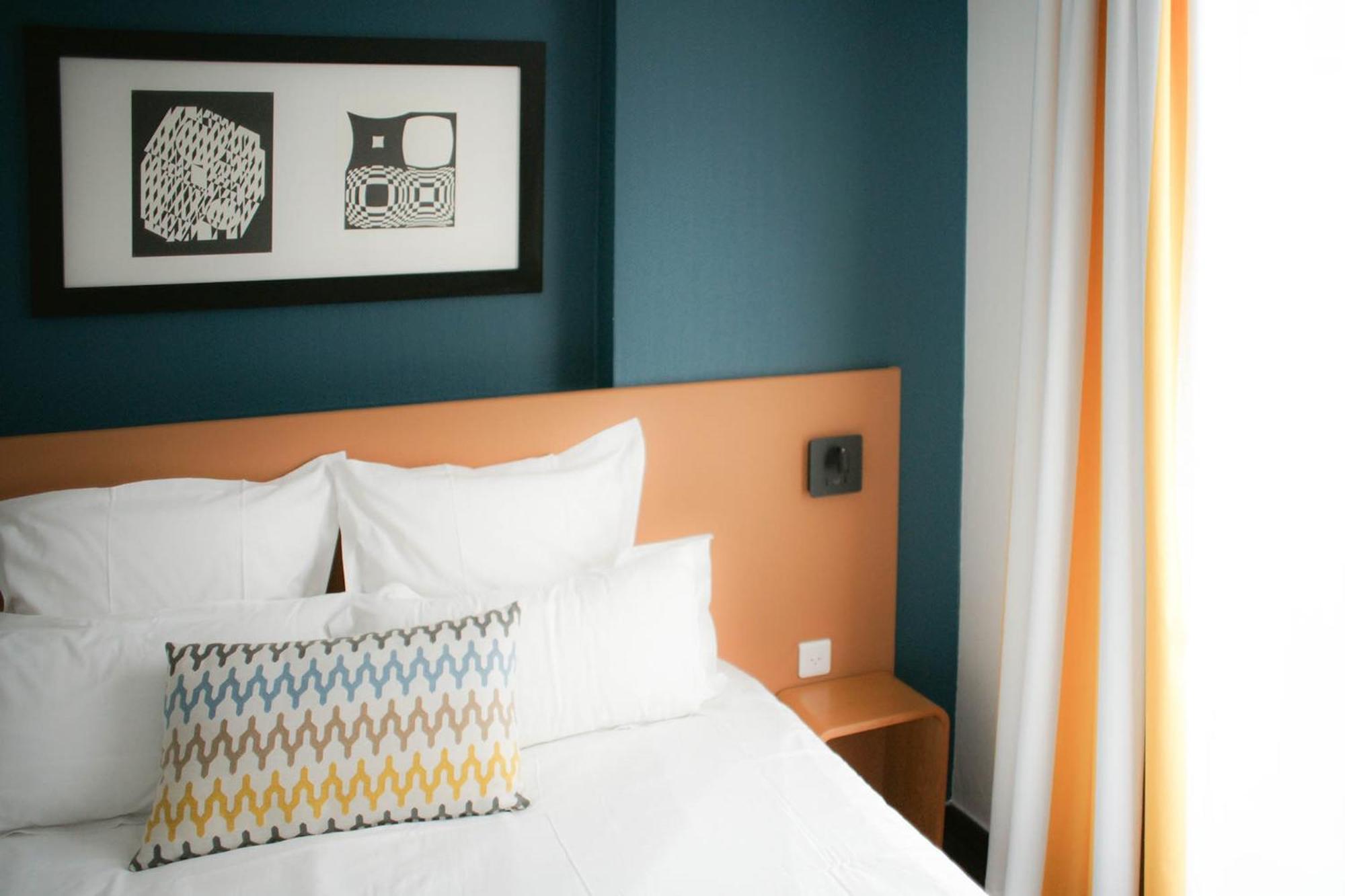 Logis Hotel De L'Europe Poitiers Phòng bức ảnh
