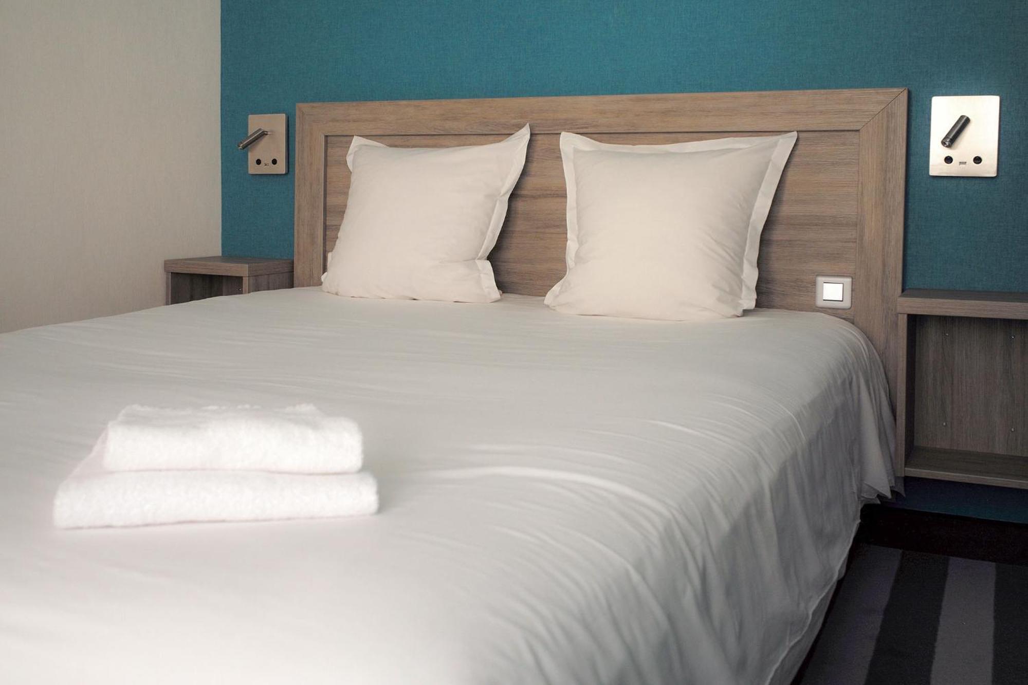 Logis Hotel De L'Europe Poitiers Phòng bức ảnh