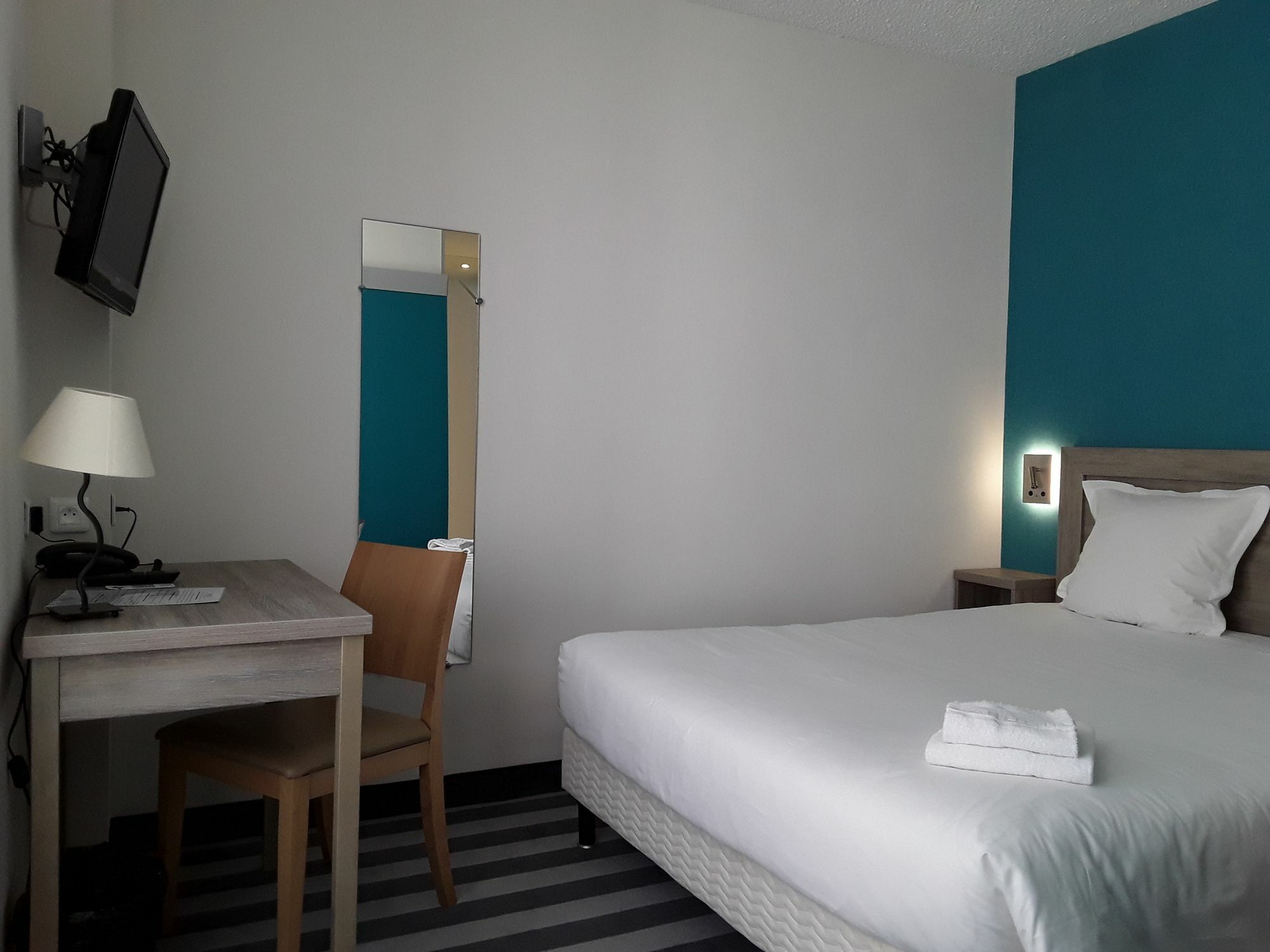 Logis Hotel De L'Europe Poitiers Ngoại thất bức ảnh