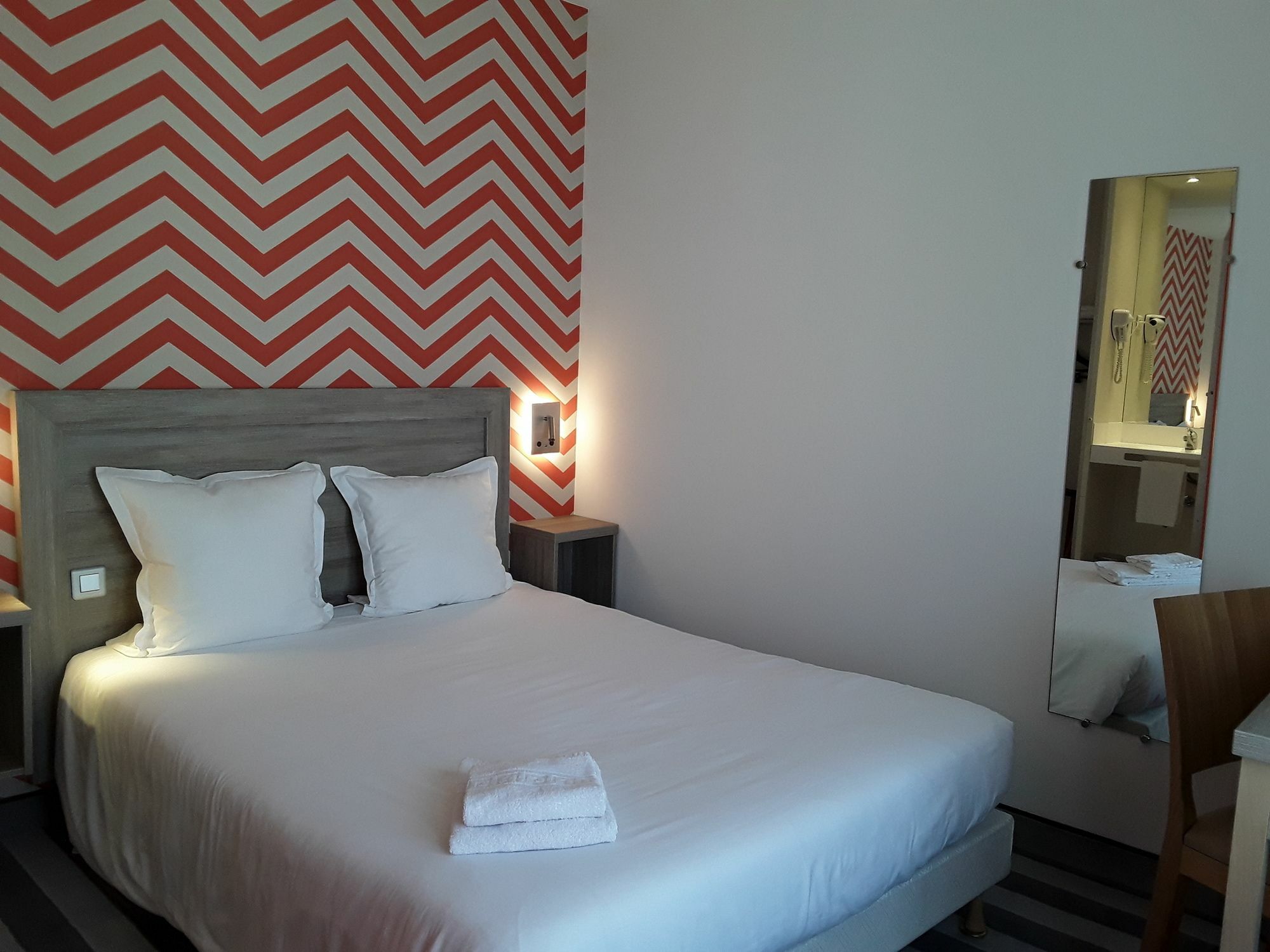 Logis Hotel De L'Europe Poitiers Ngoại thất bức ảnh
